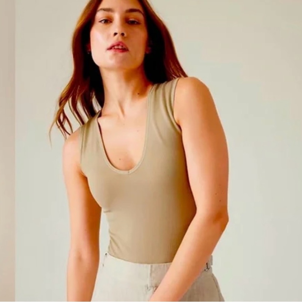 Athleta Light Tan V NECK Ribbed AURORA Bodysuit SIZE S